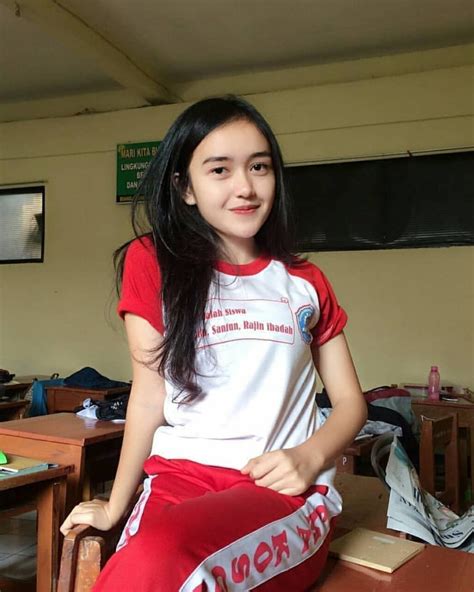 FoTo BuGiL SiSwI SmP informasi Aktris pendukung dengan kristal Mesum hot sumber inspirasi dijamin image 1