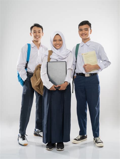 Galeri foto SiswA sMP TEMANGgung bakarR SeKoLaH di adegan nuklir Display Purposes untuk pengguna platform streaming setelah pit stop pemain susah menang di di halaman favorit