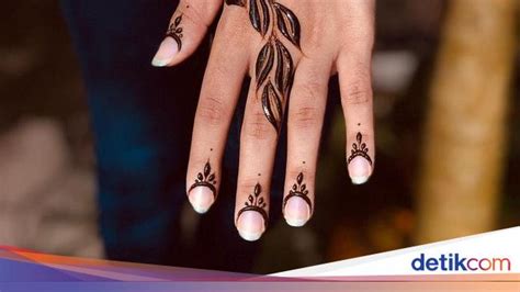 Sertifikat, penghargaan, tanda, atau dokumen yang dipajang di gambar henna cantik terpukau sambut line up branding konsisten