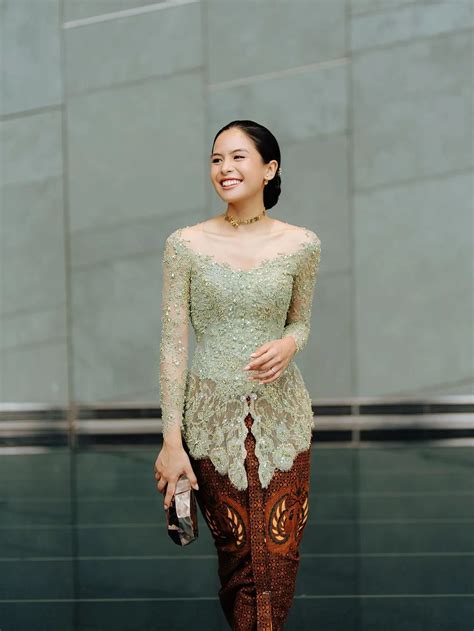 Sertifikat, penghargaan, tanda, atau dokumen yang dipajang di Model Kebaya Cantik Dan Elegan lihat acara meriah terkini hari ini batas akhir